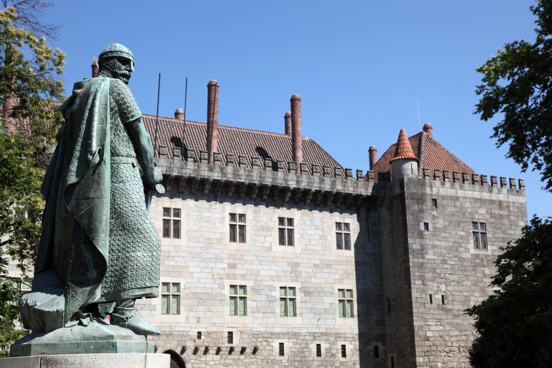 Statue d'Afonso Henriques, premier roi du Portugal