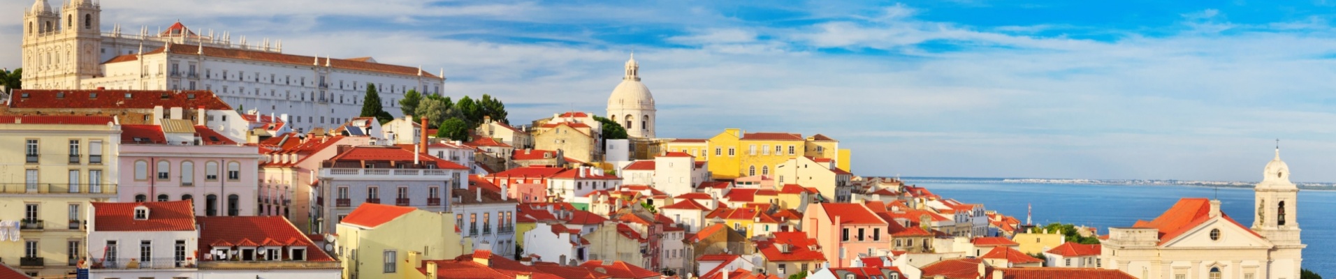 Vue panoramique du quartier d'Alfama à Lisbonne