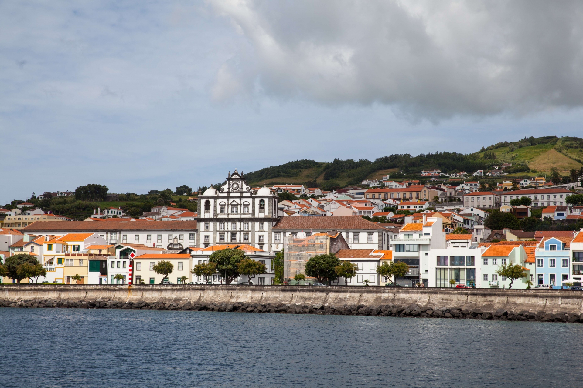 Petite ville de Horta aux Açores